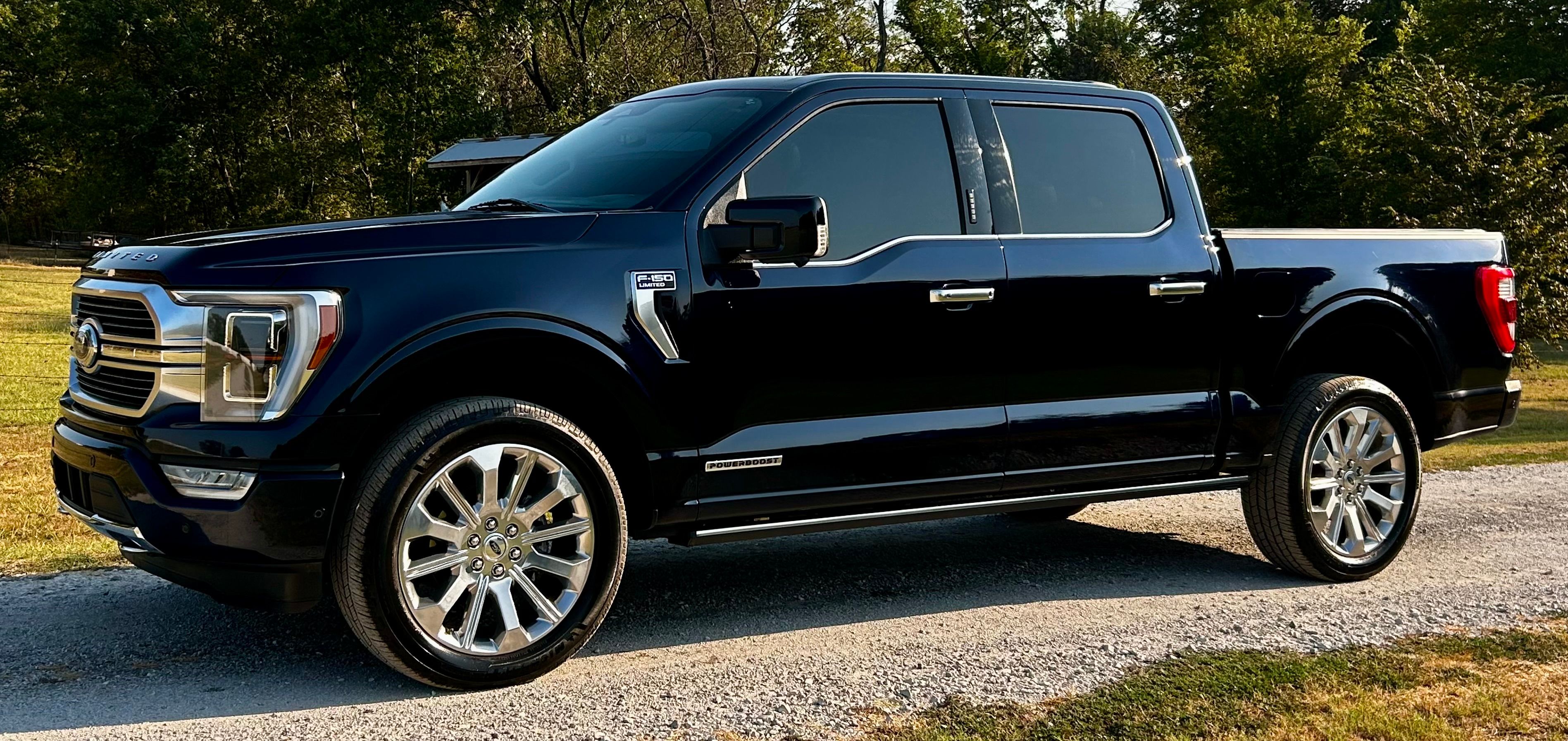 Used 2023 Ford F150 4x4 SuperCrew Hybrid image 2