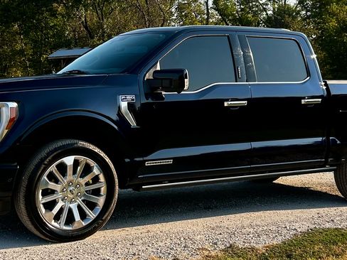 Used 2023 Ford F150 4x4 SuperCrew Hybrid image 2