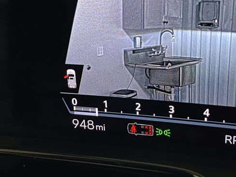 Used 2023 Cadillac Escalade Platinum Luxury image 42