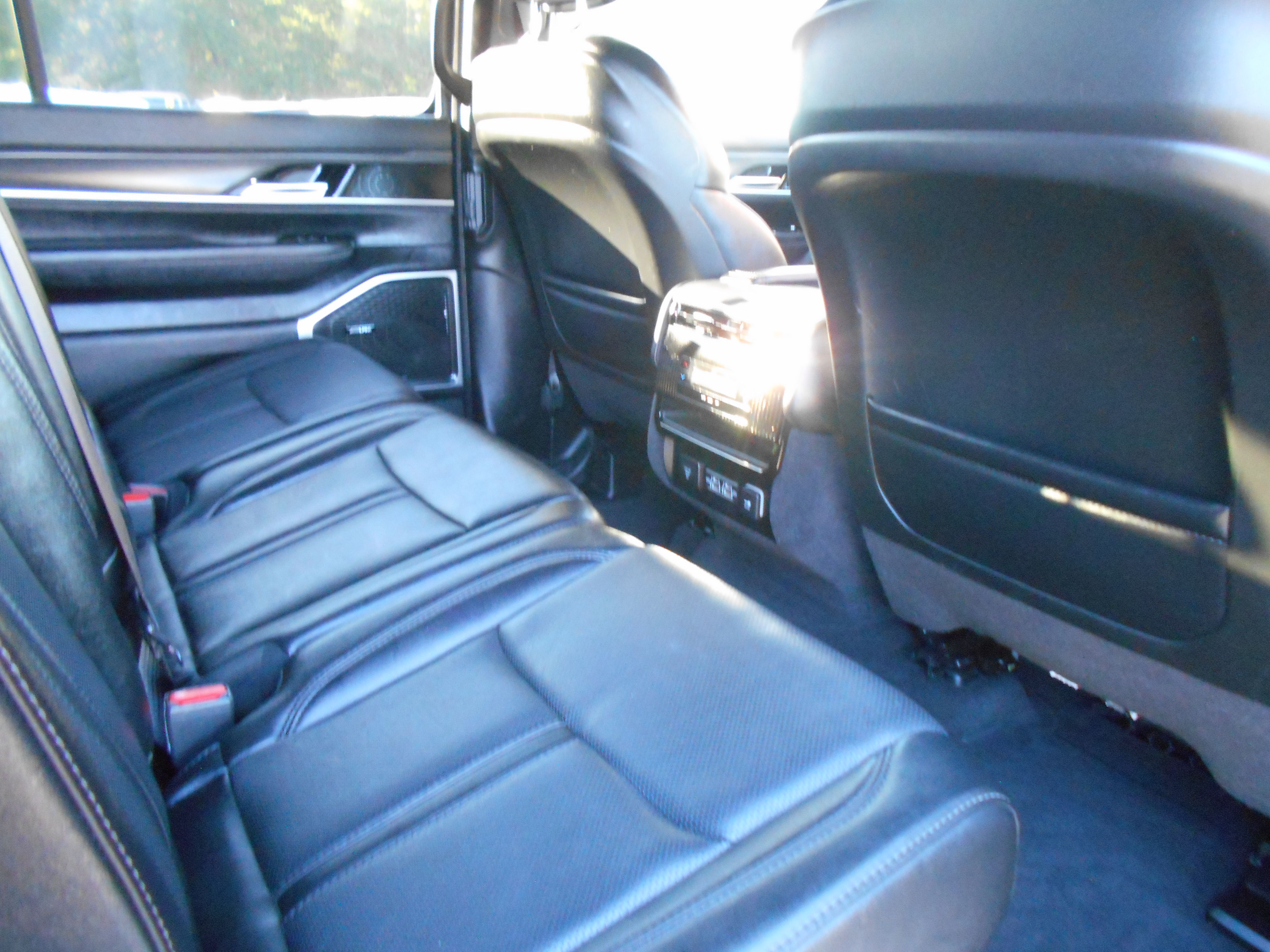 Used 2023 Jeep Wagoneer L Series II AWD/4WD image 11