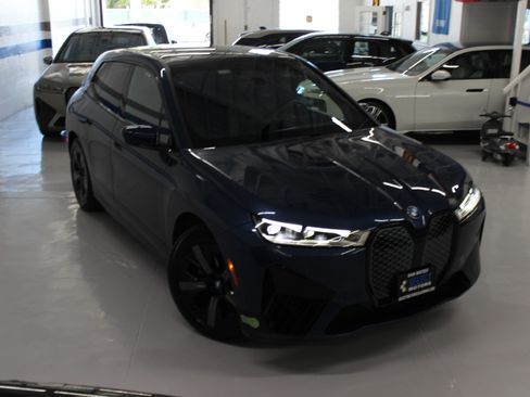 Used 2024 BMW iX M60 AWD/4WD image 11