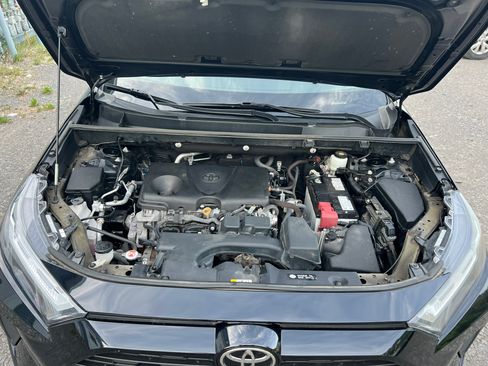 Used 2022 Toyota RAV4 AWD XLE w/ Convenience Package image 23