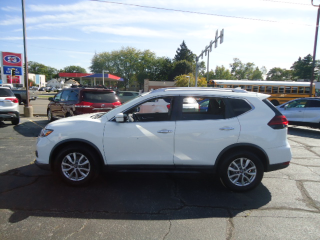 Used 2018 Nissan Rogue FWD SV image 9