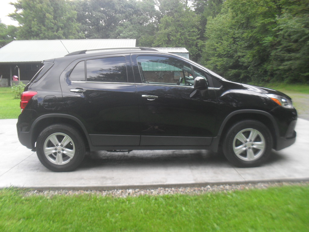 Used 2019 Chevrolet Trax AWD LT w/ 1LT image 3