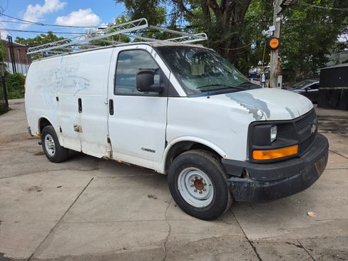 Used 2005 Chevrolet Express 2500 UNAVAIL RWD image 1