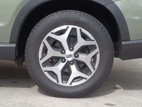 Used 2020 Subaru Forester Premium image 16