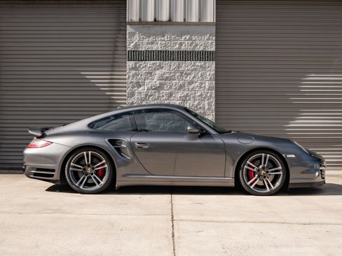 Used 2010 Porsche 911 Turbo image 9