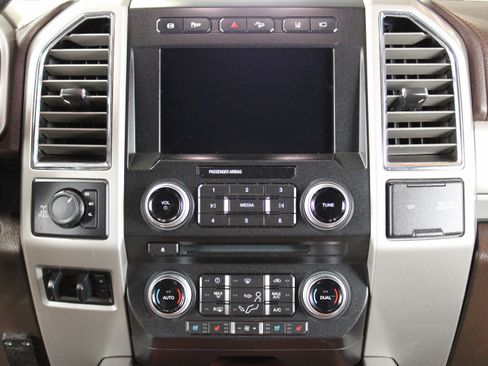 Used 2017 Ford F350 King Ranch image 5