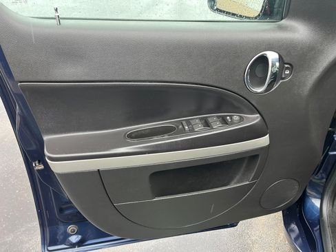 Used 2010 Chevrolet HHR LS FWD image 7