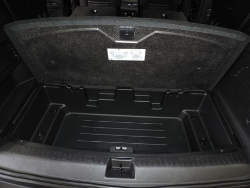 Used 2025 GMC Acadia Elevation image 32