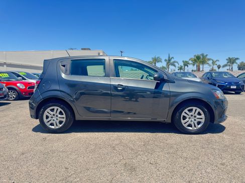 Used 2020 Chevrolet Sonic LT Hatchback FWD image 10