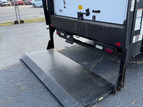 Used 2016 Chevrolet Express 3500 image 7