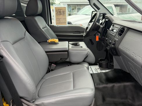 Used 2015 Ford F350 2WD Regular Cab DRW Super Duty image 15