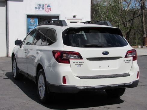 Used 2015 Subaru Outback 2.5i Premium AWD/4WD image 6