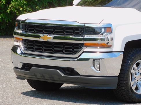 Used 2017 Chevrolet Silverado 1500 4x4 Crew Cab LT image 10