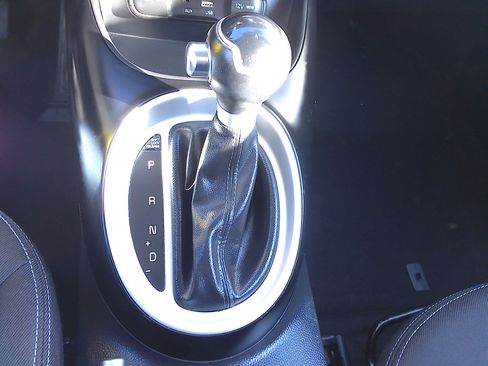 Used 2017 Kia Soul + image 20