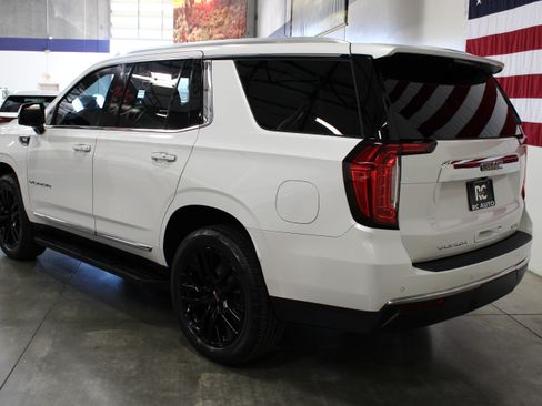 Used 2022 GMC Yukon SLT image 3
