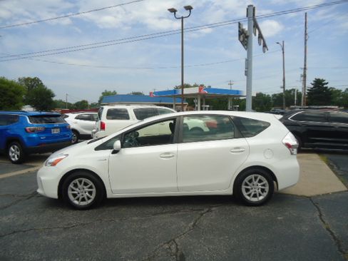 Used 2012 Toyota Prius V Three Wagon 4D FWD image 11