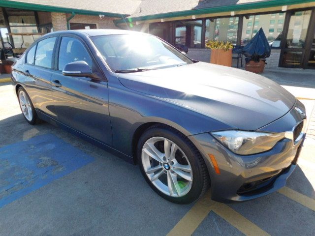 Used 2016 BMW 320i Sedan RWD image 2