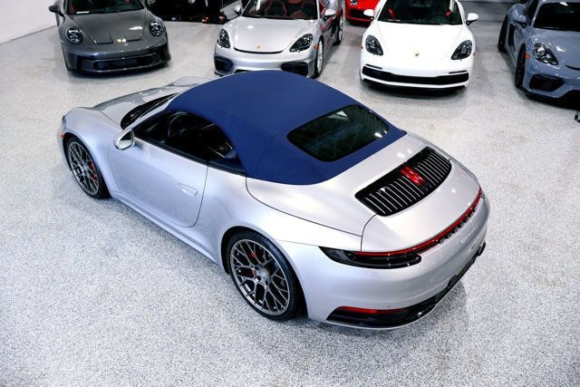Used 2020 Porsche 911 Carrera 4S Cabriolet image 17