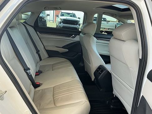 Used 2018 Honda Accord EX-L image 12