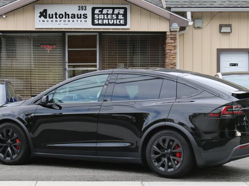 Used 2024 Tesla Model X Plaid AWD/4WD image 4