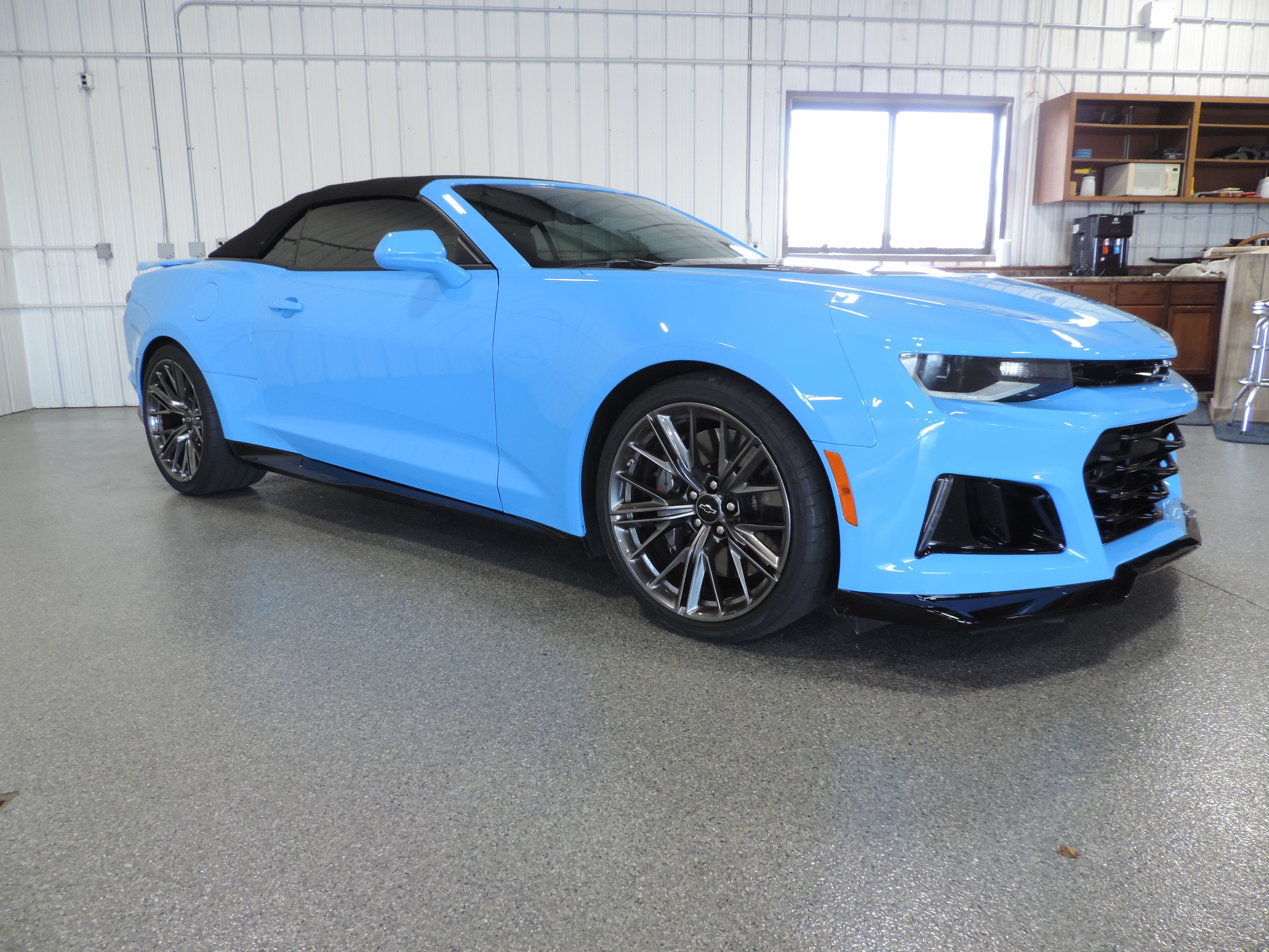 Used 2022 Chevrolet Camaro ZL1 Convertible RWD image 11