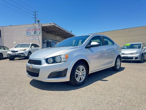 Used 2016 Chevrolet Sonic LT Sedan FWD image 3