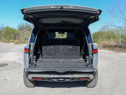 Used 2025 Rivian R1S Adventure image 21