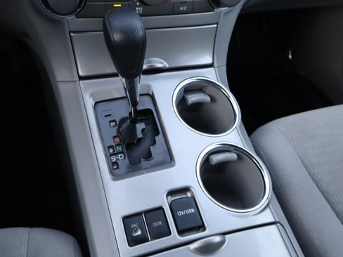 Used 2013 Toyota Highlander LE Plus image 27