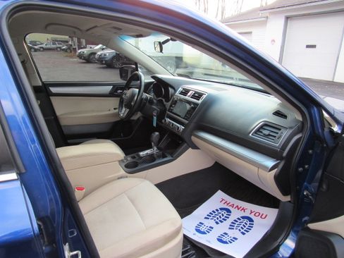 Used 2016 Subaru Outback 2.5i Premium image 19