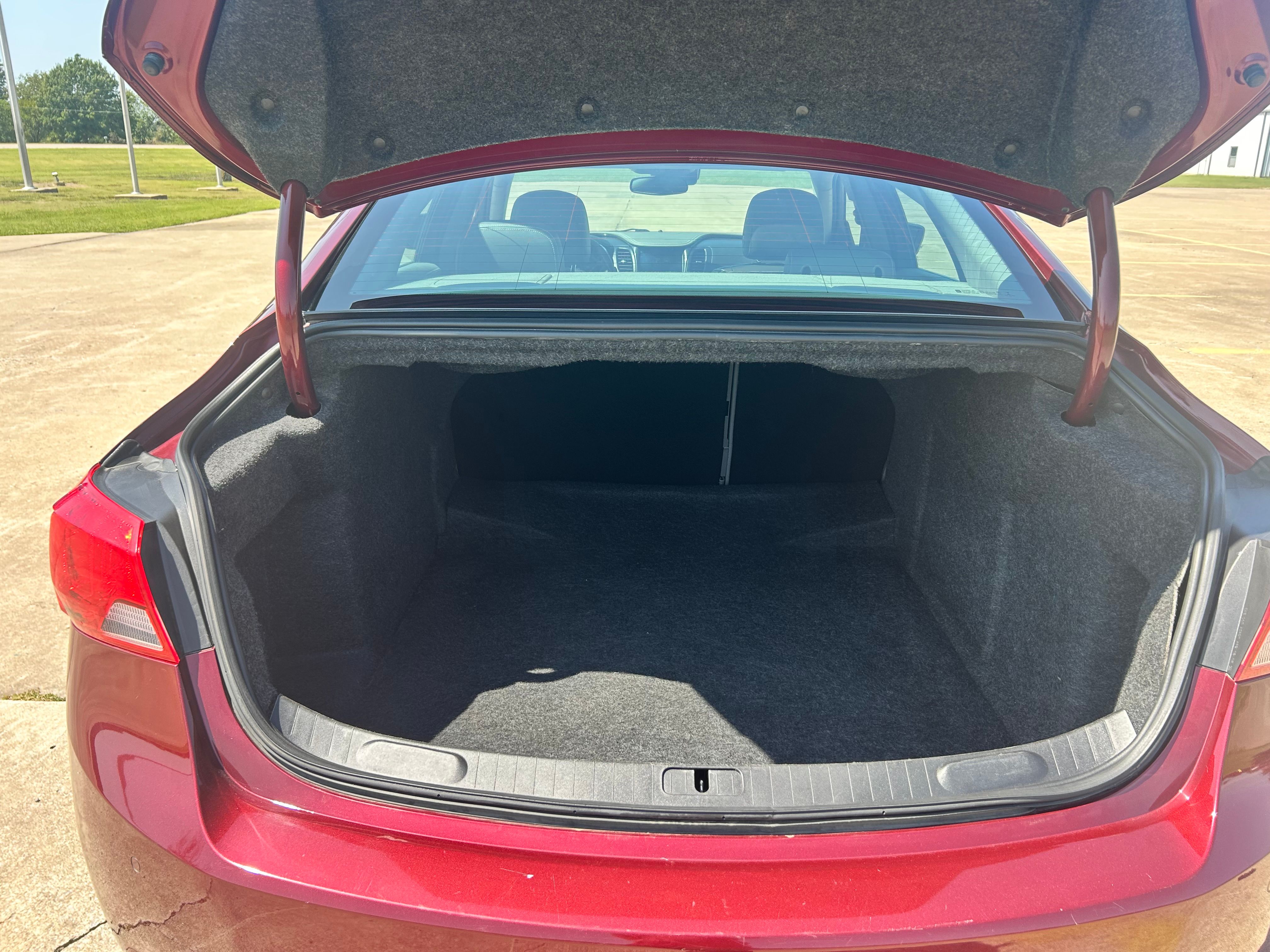 Used 2017 Chevrolet Impala Premier FWD image 21