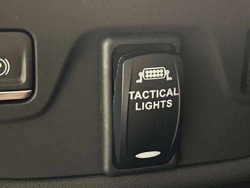 Used 2023 Cadillac Escalade Platinum Luxury image 43