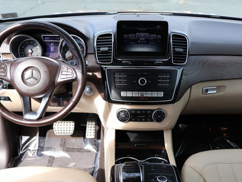 Used 2019 Mercedes-Benz GLE 400 image 16