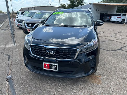 Used 2019 Kia Sorento FWD image 2