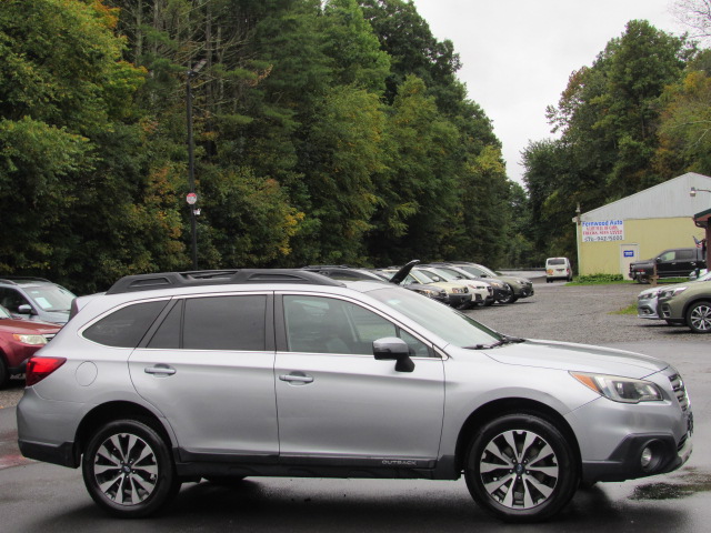 Used 2015 Subaru Outback 2.5i Limited AWD/4WD image 12