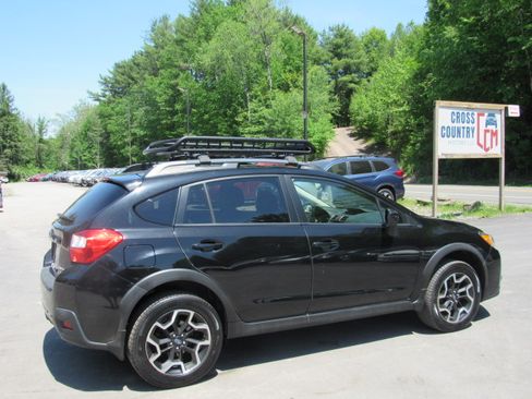 Used 2017 Subaru Crosstrek 2.0i Premium AWD/4WD image 7