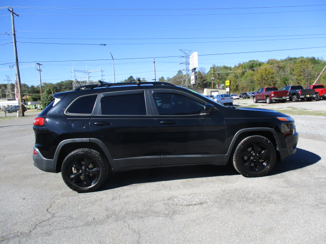 Used 2018 Jeep Cherokee FWD Latitude image 5