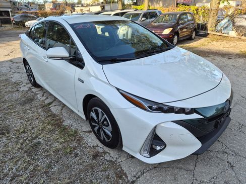 Used 2017 Toyota Prius Prime Advanced image 1
