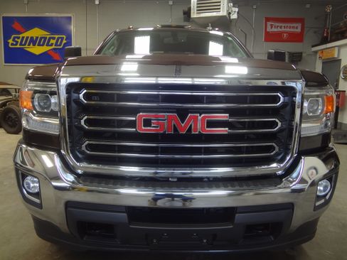 Used 2016 GMC Sierra 3500 SLE image 2
