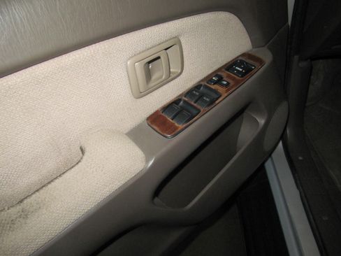 Used 1999 Toyota 4Runner SR5 Premium image 17