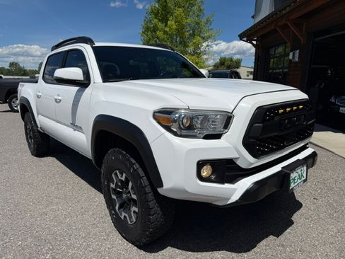 Used 2019 Toyota Tacoma 4x4 Double Cab image 8
