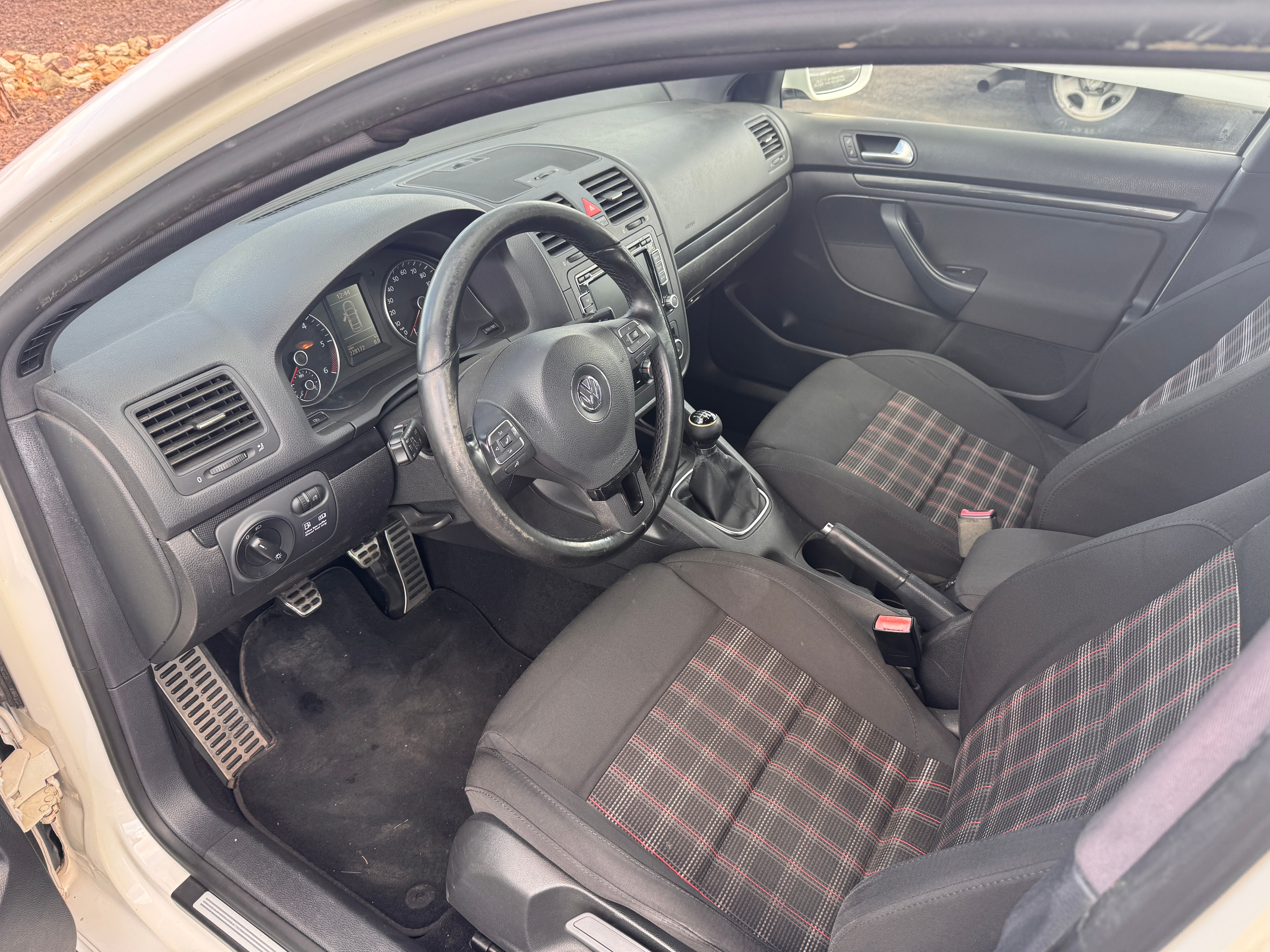 Used 2010 Volkswagen Jetta TDI Cup Sedan FWD image 7