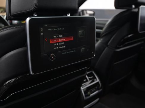 Used 2019 BMW 750i xDrive w/ Executive Package image 51