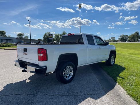Used 2018 GMC Sierra 1500 SLE image 3