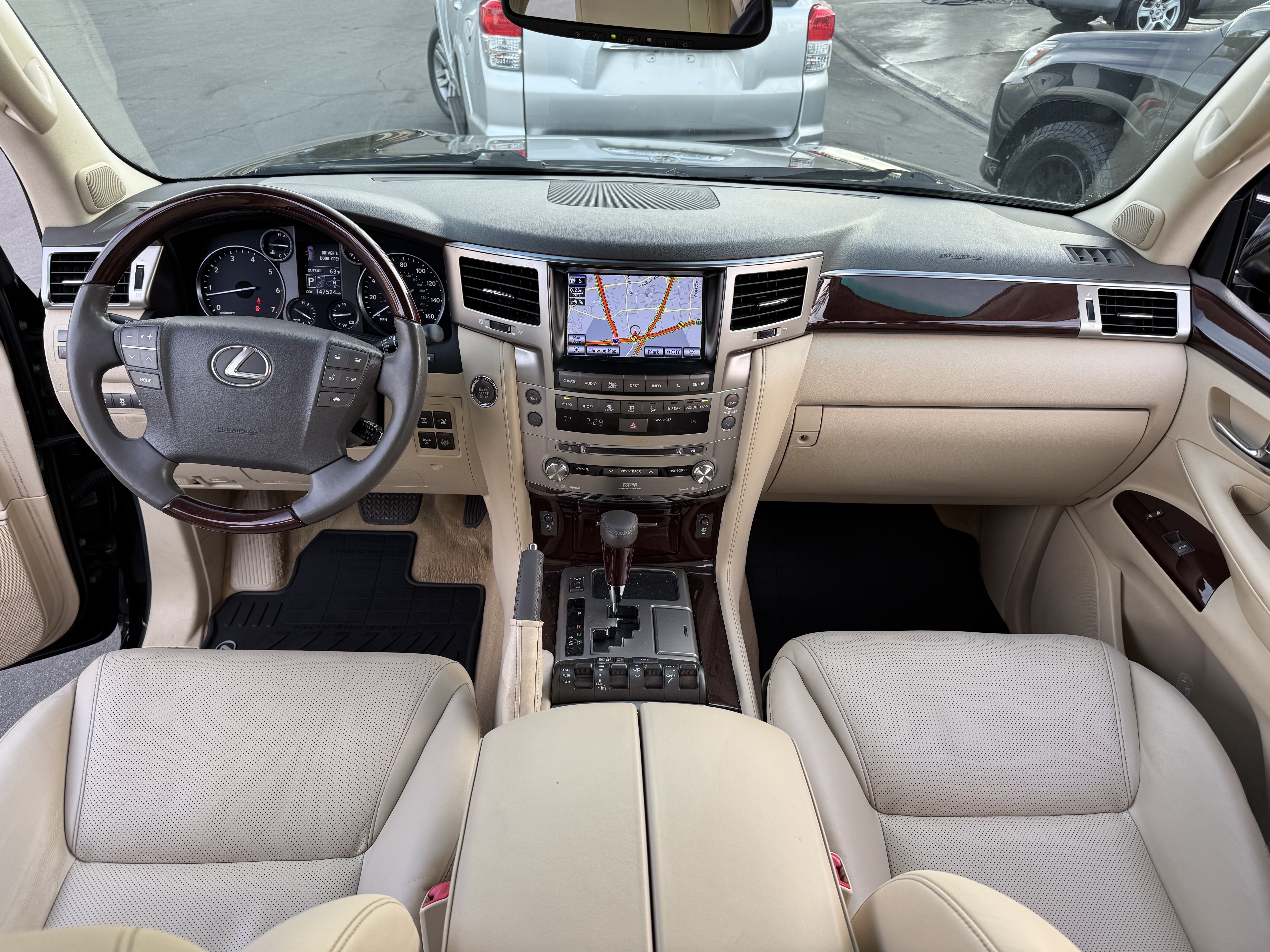 Used 2013 Lexus LX 570 4WD image 33