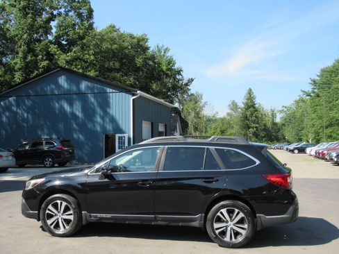 Used 2018 Subaru Outback 2.5i Limited AWD/4WD image 4