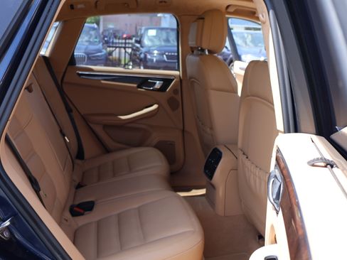 Used 2016 Porsche Macan Turbo image 16