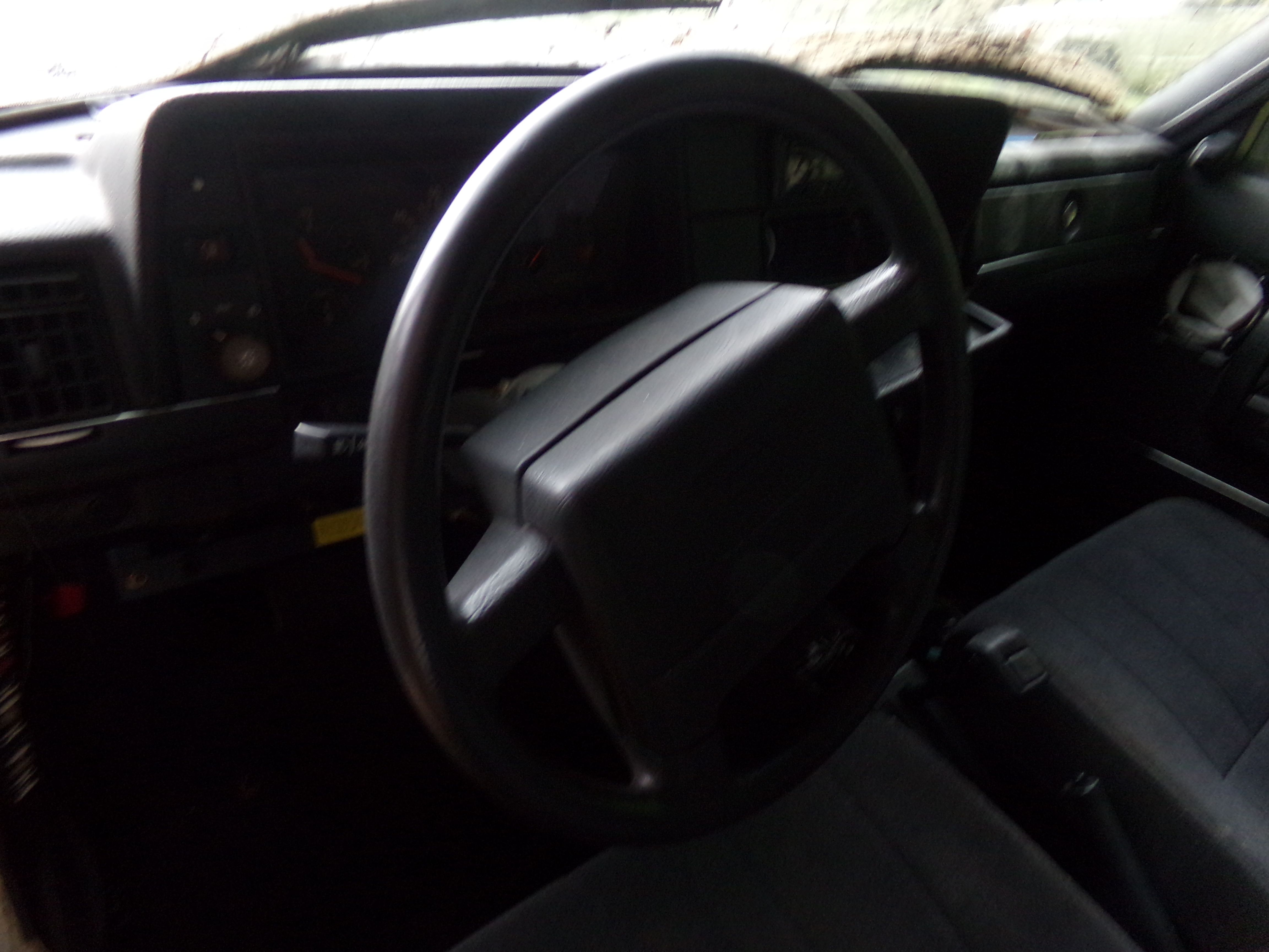 Used 1992 Volvo 240 GL Sedan RWD image 9
