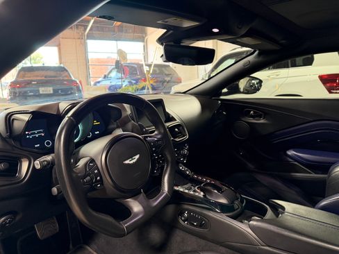 Used 2019 Aston Martin V8 Vantage Coupe RWD image 26